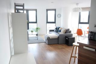 Opulent Apartment - - 9