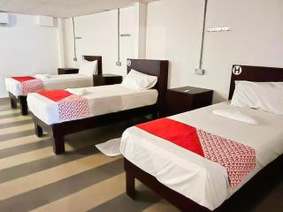 Super OYO 90572 J Hotel Masjid India - 4