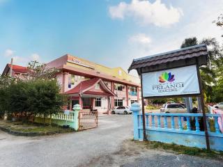Super OYO 89640 Hotel Pelangi Marang - Marang - 1