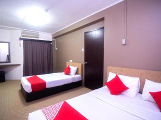 Super OYO 979 Hua Kuok Inn - Kuching - 7