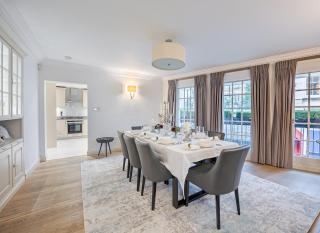 Luxury 3-Bedroom Stay in Belgravia with Private Parking and AC - Londra - 8