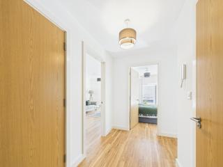 New! 2BR In Media City - Manchester - 6