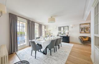 Luxury Belgravia 3BR House with Skylights, AC and Garage Parking - Londra - 7