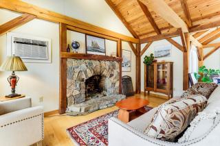 1 Mi to Foxwoods Casino Couples Retreat with Patio - 8