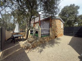 votre Cocon en pierre et son spa en option gîte le repos des chênes - Régusse - 0