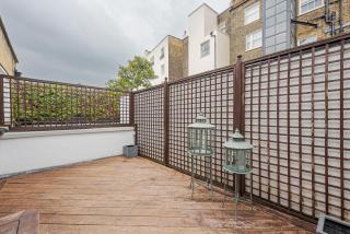 Luxury Belgravia 3BR House with Skylights, AC and Garage Parking - Londra - 5