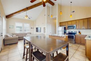 Coastal Cabana - Crystal Beach - 2