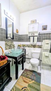 Vista Azul Entire Home with Free Parking - Cornwall Barracks - 7