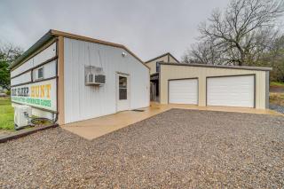 Hunt, Fish and Enjoy the Outdoors Rural Atoka Home - Atoka - 8