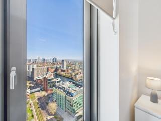 NEW! 1BR in Media City - Manchester - 3