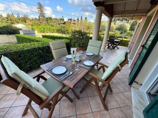 Bruskos Holiday Deluxe - 1