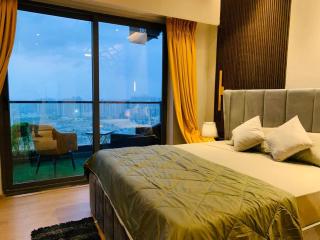 Opulent Suite 16 Galaxy Blue Sapphire Mall Noida - Ghaziabad - 4