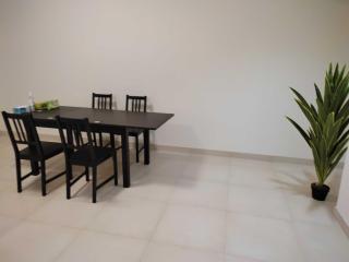 OYO HOME 1400 '2 Br With Spectacular View Towards Airport - Abu Dhabi - 4