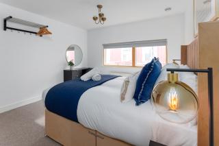 Flatzy - Prime City Apartment with Ping Pong Table - Liverpool - 7