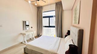 Modern 1-Bedroom La Perla Apartment JVC with Infinity Pool & Kids Zone - 3