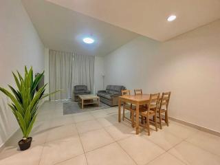 OYO HOME 1402 '1 Br With Beautiful View Towards Masdar - Abu Dhabi - 0