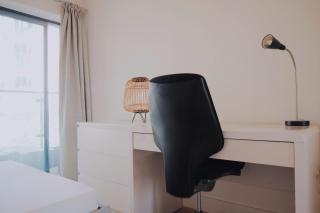 Stunning Two Bedroom Apartment - London - 1