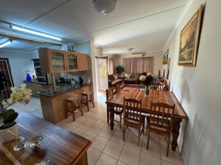 Whole House to Rent for Holidays - George - 3