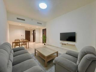 OYO HOME 1401 '1 Br With Spacious Rooms View Towards Airport - Abu Dhabi - 3