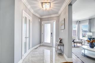 Luxury Living in Richmond Hill - Richmond Hill - 5
