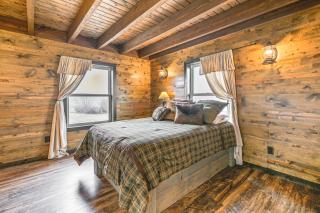 Hike, Hunt and Unwind Mtn-View Cabin in Del Norte! - 1