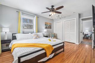 Modern 4-Bedroom Retreat - Omaha - 9
