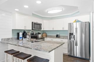 Pelican Walk 611 - 2