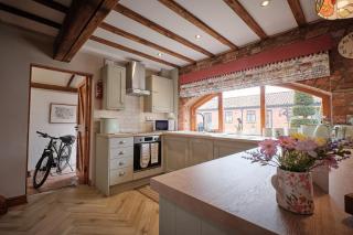 Humble Bee Cottage - Folkton - 1