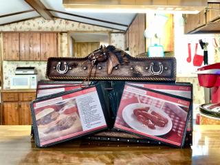 Gene's Retreat, charming lakeside 3 bedroom 2 bath - 2