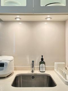 Luxury Prime Thong Lor - Fast WiFi, Gym&Pool - 3