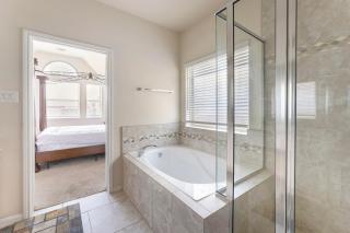 Sleeps 8 comfortably! Super location! - 6