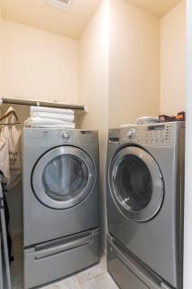 Sleeps 8 comfortably! Super location! - 3