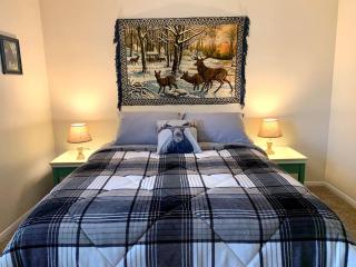 Sneaky Moose Townhome 2BR 2BA - 5
