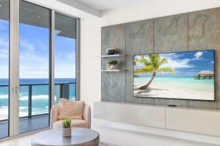 Luxe 2BR 2.5BA Ocean View Condo in Amrit Resort - Riviera Beach - 2