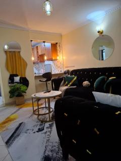 Executive Two Bedroom Master Ensuite Mirema Drive - 9