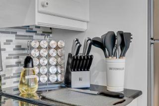 Cozy Unit 5min Ottawa - Parking Included, EV PLUG - 1