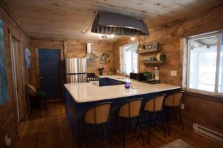 Lakefront Haven Modern Cottage - Effort - 2