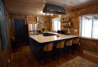 Lakefront Haven Modern Cottage - Effort - 1