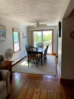 2 Bedroom Matunuck Beach House, 1 Block from Ocean - South Kingstown - 4