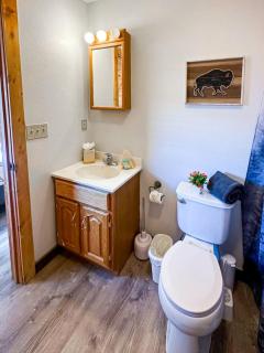 Columbine Charming Cabin, 1 block from the lake, in town, 5 min to RMNP - 6