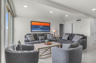 Epic Beachfront View Condo - 9