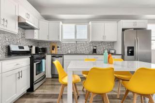 Fun MidCity New Home Sleeps 10 Near USC DTLA Expo - Los Angeles - 9