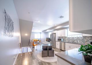 Central 4BD Townhome Sleeps 10 Near USC DTLA Expo - Los Angeles - 9