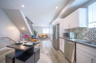 Central 4BD Townhome Sleeps 10 Near USC DTLA Expo - Los Angeles - 7