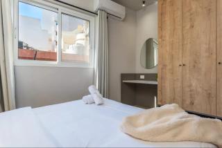 Paris 1BR Gemmayze - Al Mudawwar - 4