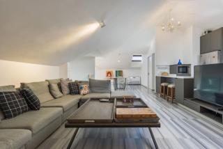 Duplex 3-BR with Port View - 8