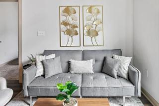 Chic 2BR Escape in Downtown Birmingham 45 - Birmingham - 6