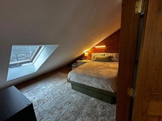 NEW Long Pond Lake View Pet-Friendly Getaway, ME - - 2