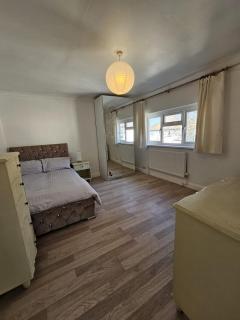 The Magical Manor - Leavesden Green - 4