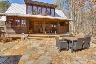 Dock, Canoe and Patio Lakeside Cottage in Alabama - Trussville - 0